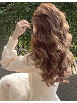 エーエフ(AF)&nbsp;外国人風ウェーブスタイル/チェリーブラウン　池袋駅