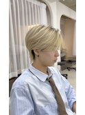 毛流れセンターパートウルフ×ブロンドヘア