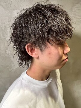 ディスイズバーバーサード(THIS IS BARBER 3rd) ミディアムウルフ ツイスパ 束感パーマ メンズカジュアル