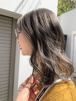 ロイジー(roijir) 【roijir 表参道】ハイライトで赤みゼロ!グレーアッシュカラー