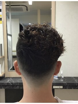 ネクサスアンドコー 浦安店(NEXUS&Co.) フェード×スパイラルパーマ【浦安】<理容室><メンズ>