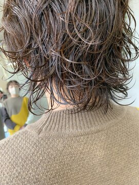 テトヘアー(teto hair) ウェーブパーマ、ウルフパーマ、ミニウルフ、オリーブカラー