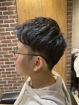 ロバーツヘアー 日野店 メガネ男子　人気スタイル　ツーブロック
