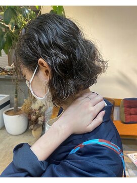 モーブ(MAUVE) 【HANAE】ボブ×くるくるパーマ