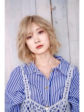 グランアージュ 柏西口店(grandage) ケアブリーチ×ミルクティーべージュ/ミディアムボブ  柏 駅近