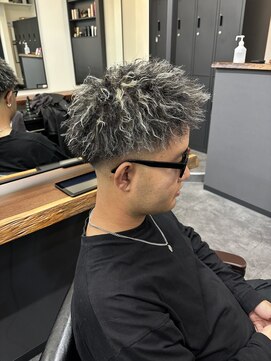 ランディ(RANDY) メンズ/ツイストパーマ/ホワイトメッシュ/フェード/【RANDY】