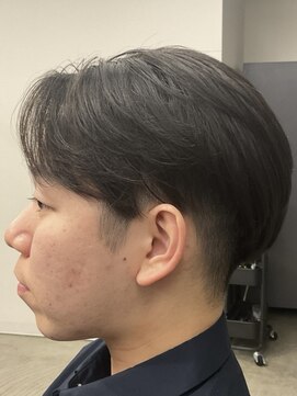 フイ 新宿3丁目(Hui) フェザーパーマ/グレーブルーカラー/刈り上げショートパンク