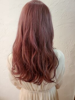 ベベ('BEBE)の写真/周りと差がつくスタイルへ。最旬トレンド×ハイトーンカラーであなたの魅力を最大限に引き出します◇