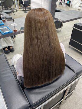 スタートウキョウ 渋谷駅(STAR TOKYO) 地毛風髪質改善酸性ストレートロングヘア×透明感美髪