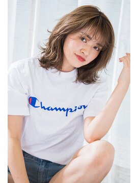 ヴァンクシー バイ ルナ(VANKCY by Luna) シースルーバングに透け感あるグレージュが可愛いウルフボブ