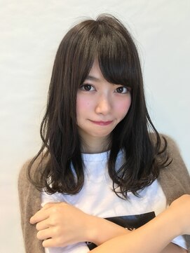 ミラリー トウキョウ(Mirareee Tokyo) 大人可愛いセミロング♪
