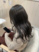 シダ(sida SAIIN)&nbsp;透明感カラー20代30代ゆる巻きロング