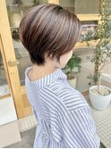 ショートボブ/くびれ/耳掛け/ハイライト/流し前髪/シースルー