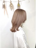 トリニティ 本厚木(trinity)&nbsp;ミルクティーベージュミディアムレイヤーくびれ本厚木