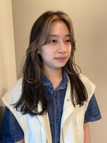 ユイル(Uil) 小顔前髪顔周りレイヤー× インナーカラー デザインカラー