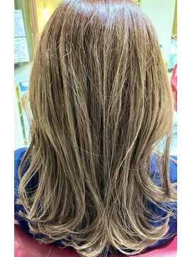 マイノリティー(Minority Produced By TOPHAIR) 【脱白髪染め】　白髪ぼかしブリーチ　スモーキートパーズ