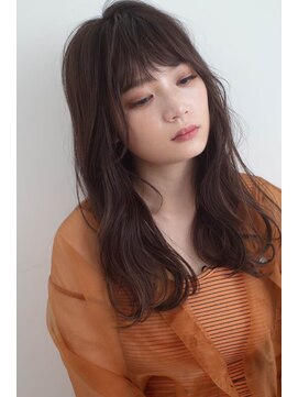 ソレイユ イワタ(SOLEIL IWATA) サイドバングがポイントのロングウェーブスタイル☆