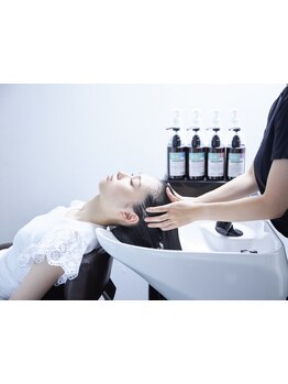 【人気の"イルミナ"メニュー有◎】カラーで透明感のある美しい色へ…専用トリートメントでキレイが長く続く