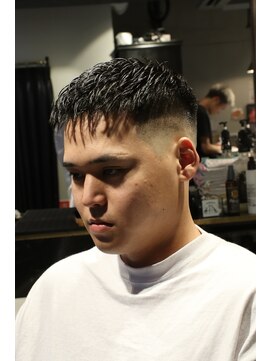 ツーエイチ 新宿(2H) 新宿/クロップスタイル/スキンフェード/黒髪/バーバー