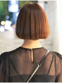 乾かすだけで決まる重さを残したフラットボブヘアー