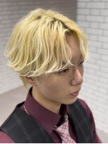ジーナ 梅田(Zina) ハイトーンフェザーショート