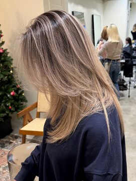 バタフライレイヤーナチュラルベージュバレイヤージュ