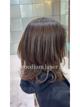 ミディアムレイヤースタイル