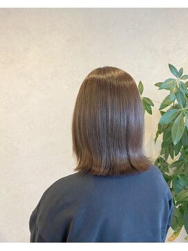 ソリル(solire) 切りっぱなし外はねボブ