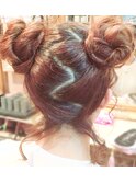 お団子ツインヘアー