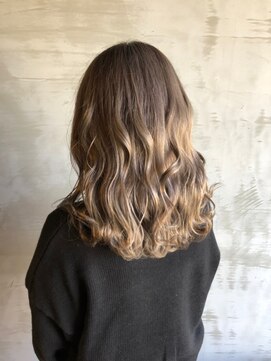 アトリエ ジェイディ(AtelierJ.D.) グレージュカラー