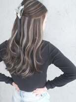 マリアナ(Mariana)&nbsp;ハイライトショートヘアレイヤーカットダブルカラー