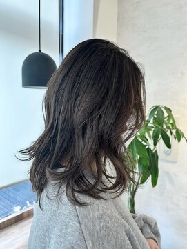 プリンプ トータルビューティ(PRIMP.total beauty) ゆるふわミディ × ナチュラル細ハイライト × 透明感グレージュ