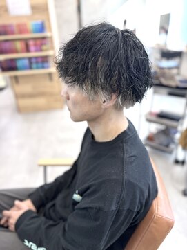 リズム バイ リンクス(Re:ism by Links) インナーシルバー×緩めツイストスパイラルパーマ