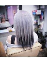 ディーカヘアーセンダイ(Di KA HAIR sendai)&nbsp;ホワイトシルバー×インナーブラック