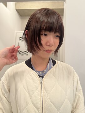 レイヤーボブ/ダークアッシュ/ミディアムレイヤーカット/伏見