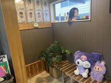 スラング(SLANG)の雰囲気（待合室もございます。）