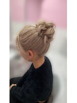 ホワイト 栄駅店(White)&nbsp;アップヘア