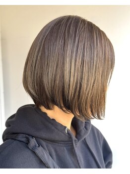 シカクの写真/［大人女性支持多数☆］明るい白髪染めや大人ハイライトで、白髪を活かしながらお洒落なカラーも楽しめる♪