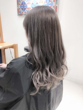 デイズ(days) カット＋アッシュグレージュブリーチ透明感カラー　da49