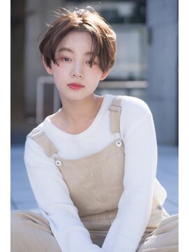 メーヴェ(Mowen) mowen 南堀江　丸みショート×オリーブカラー×大人可愛い