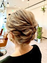 オードットバイマレ(O. by mare)&nbsp;大人キュートなアップスタイル