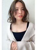 20代30代前髪なし愛されウェーブミディアムフェイスレイヤー秋色