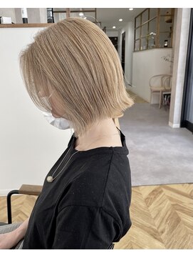 アンユージュアル(unusual) ホワイトブリーチ/ホワイトアッシュ/グレージュ/ブロンド