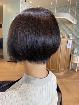 アンフィ 矢向(Anphi) ショートボブ