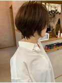 美シルエット丸みショートレイヤースタイル小顔ショート30代40代
