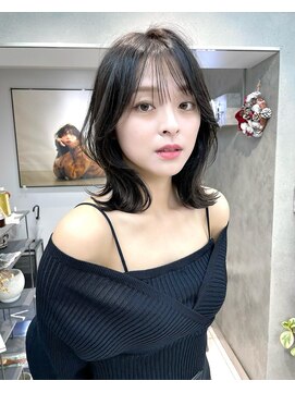 ヴェイン 渋谷(vain) ミディアムレイヤーカット/くびれヘア/20代30代/インナーカラー