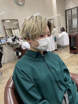 ハピネス 王寺店(Happiness) メンズライクショート 刈り上げショート ハイトーン 奈良王寺