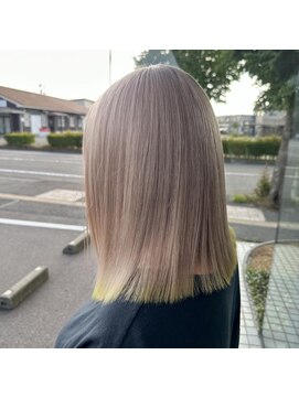 コルバース(COL BIRTH) ミルクティーベージュエンドカラーブリーチ切りっぱなしボブ