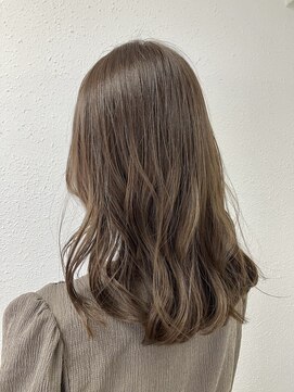 ジェナ(Jena) イルミナビーチ