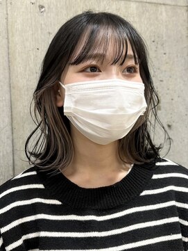 サンク 原宿 表参道(cinq) インナーカラーベージュイヤリングカラーフェイスフレーミング